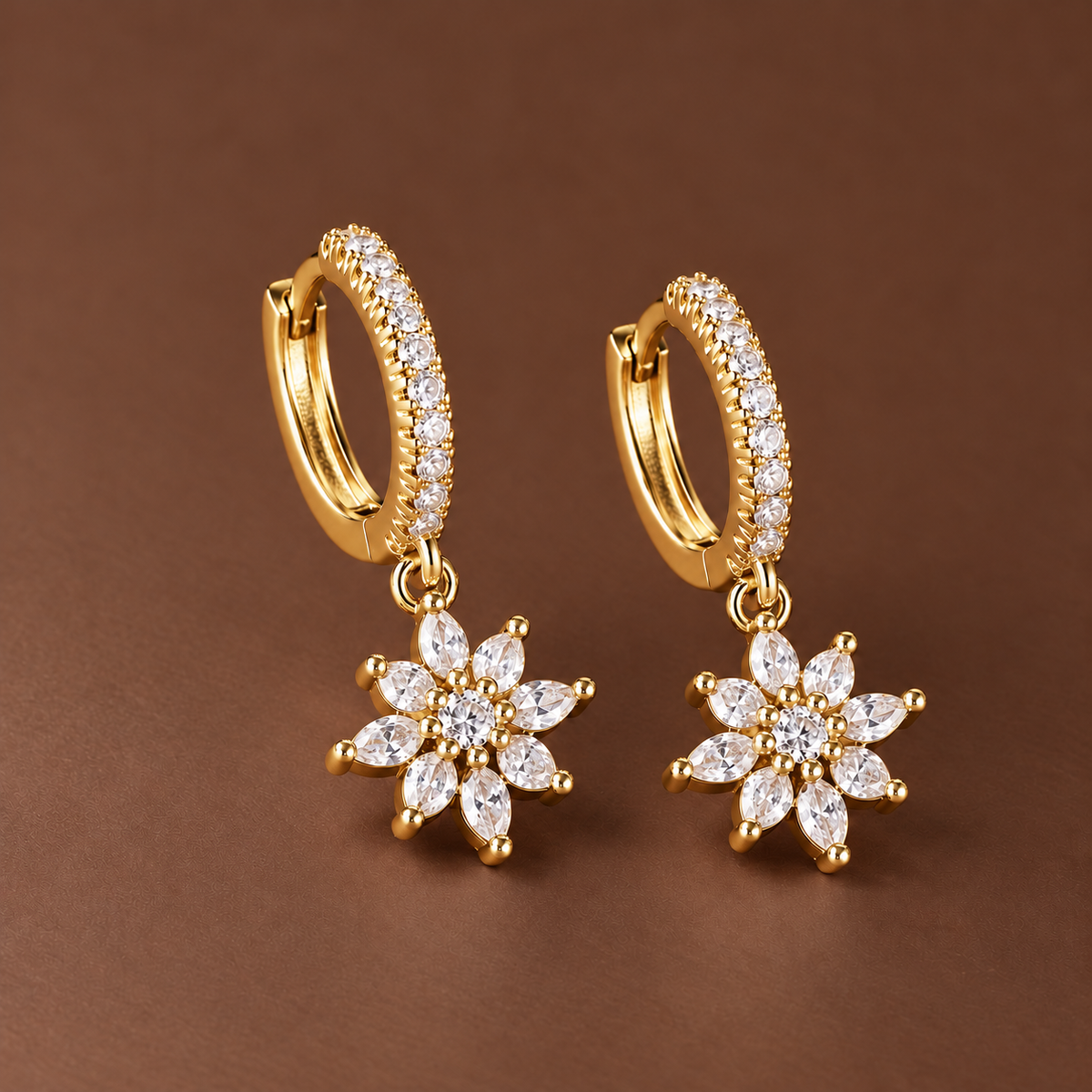Brivora Blumen-Creolen mit Zirkonia – Gold oder Silber
