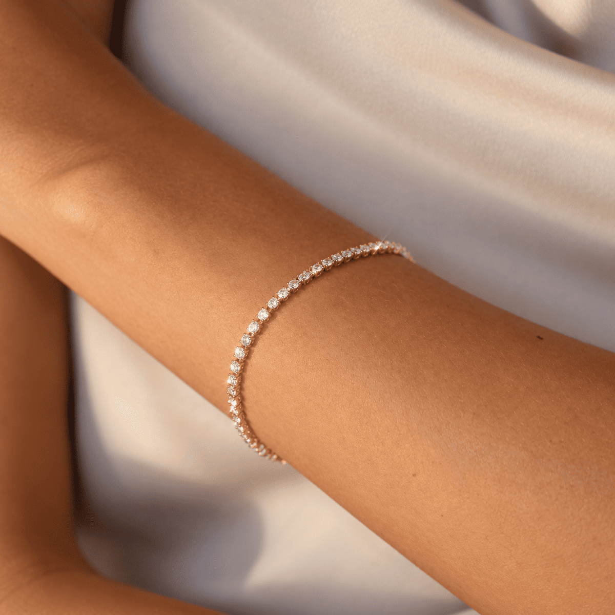 Luxus Armband für Frauen - Diamanten verziert 17cm