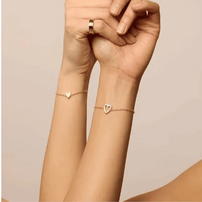 2 Bänder. Ein Herzschlag. Eure Nähe – immer dabei